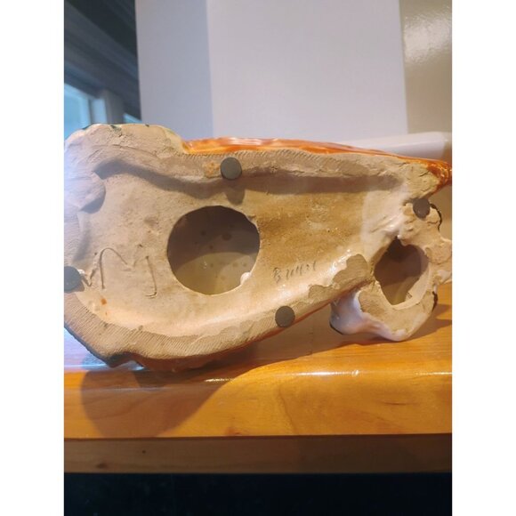 Large Vtg Majolica Pottery Easter Bunny Rabbits on a Carrot 9" x 9" - Picture 9 of 10